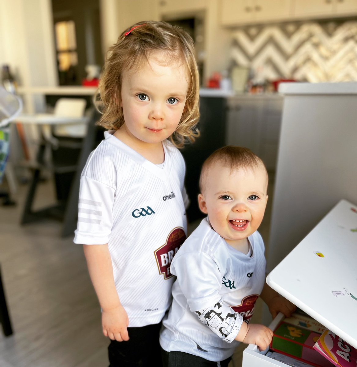 Line Out For The Lilywhites!

Please support the <a href="/KildareGAA/">Kildare GAA</a> Minor Footballers in the Line Out For The Lilywhites Fundraiser!

Each member of the panel has committed to a minimum of 100km throughout the 40 days of Lent!

Click on link below to donate
idonate.ie/Kildareu17Foot…