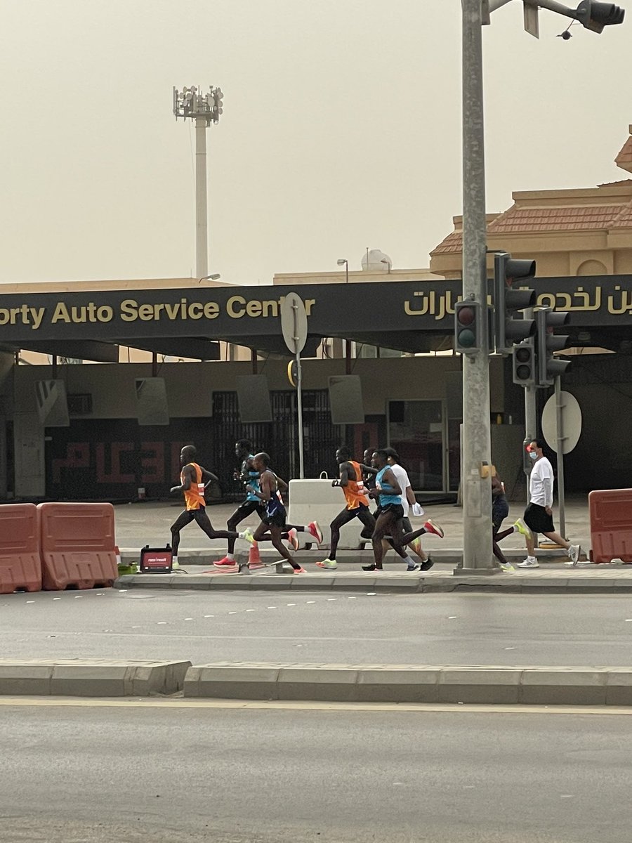 SarahAlseraye's tweet photo. من اجمل التجارب لي هي مشاركتي كأخصائيه علاج طبيعي في سباق المارثون الدولي ،حدث عظيم ومشوق لرؤيه هذا التطور في مجال الرياضة، مما اضاف لي الكثير 
والاجمل هو رؤيه حماس الناس ومساعده العدائين لإكمال السباق💜
كل الشكر لمن  سعي وراء العطاء لإحياء مثل هذه الفرص المذهله
#ماراثون_الرياض https://t.co/8ruFJkXAWU
