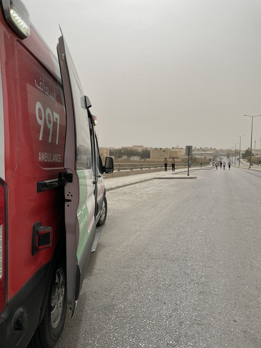 SarahAlseraye's tweet photo. من اجمل التجارب لي هي مشاركتي كأخصائيه علاج طبيعي في سباق المارثون الدولي ،حدث عظيم ومشوق لرؤيه هذا التطور في مجال الرياضة، مما اضاف لي الكثير 
والاجمل هو رؤيه حماس الناس ومساعده العدائين لإكمال السباق💜
كل الشكر لمن  سعي وراء العطاء لإحياء مثل هذه الفرص المذهله
#ماراثون_الرياض https://t.co/8ruFJkXAWU