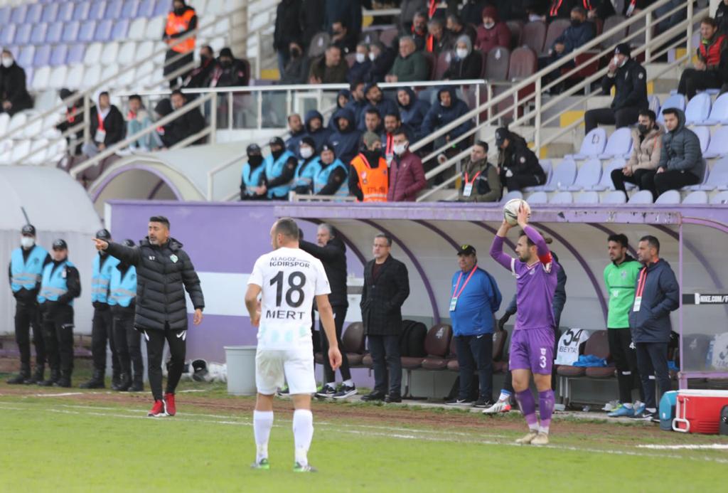 igdirFK's tweet photo. Maçtan kareler 📷

Yomra Spor 0-2 Alagöz Holding Iğdır FK 

#BirlikteYükseleceğiz
#GüneşIğdırdanDoğar
#IğdırFK #AlagözHoldingIğdırFK
#Iğdırspor #Iğdır #Futbol https://t.co/wpx1PvViYU