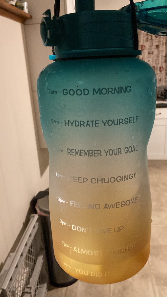 DanielBarbieri5's tweet photo. @takegreenpill Let’s get hydration a thing! Half gallon to a gallon a day! #GOWC “gallon of water club” @marketstodayco https://t.co/AYXtfrKl1J