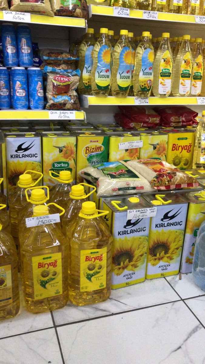 ➡️5 Lt yağ 250 TL oldu, piyasada bulunmuyor, zaten savaş çıkacakmış piyasalar karışık''yalanıyla ortalığı karıştıranlara söylüyorum;
1⃣İstediğiniz kadar 5 Lt yağı size 130 liradan yollayabilirim.
2⃣Karaborsacılık  ve stokçuluk yapanların burnundan devlet fitil fitil getirecektir!