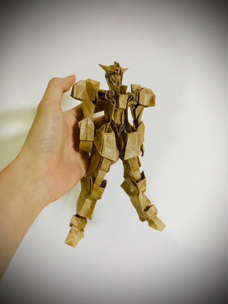 lim_seungbin's tweet photo. Gundam
Designed by @ganmenmd3 
Folded by me
50cm craft paper https://t.co/EO2a0QUsCx