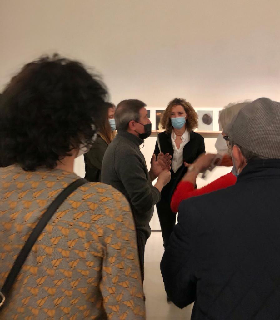 vilacasas's tweet photo. 💫 Aquest matí hem pogut gaudir d'una visita guiada a #Foradecamp a càrrec del mateix artista #IsidreManils i de la comissària de l'exposició @NataliaChocarro!
👉 Fins al 15/05 al #MuseuCanFramis de #Barcelona! https://t.co/2ANhHhrcQl
