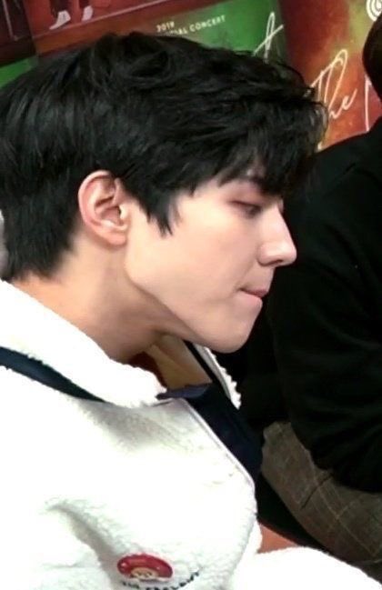 천년돌의 천년턱선