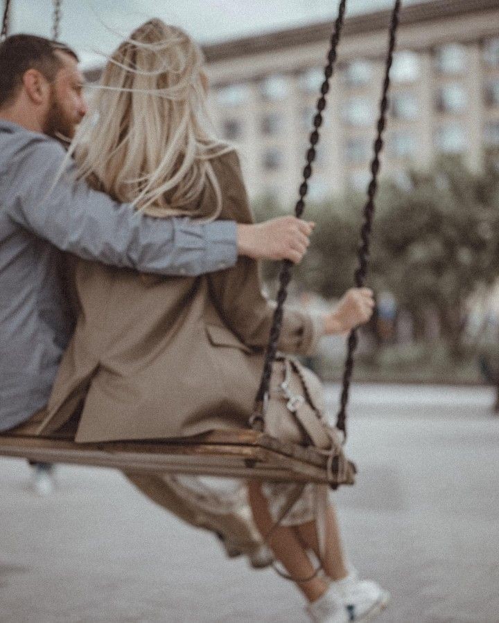 Bir insana 'EKSİK OLMA" demek
___Ne güzel bir ifade değil mi?

            'EKSİK OLMA'
___Çünkü VARLIĞIN GÜZEL...