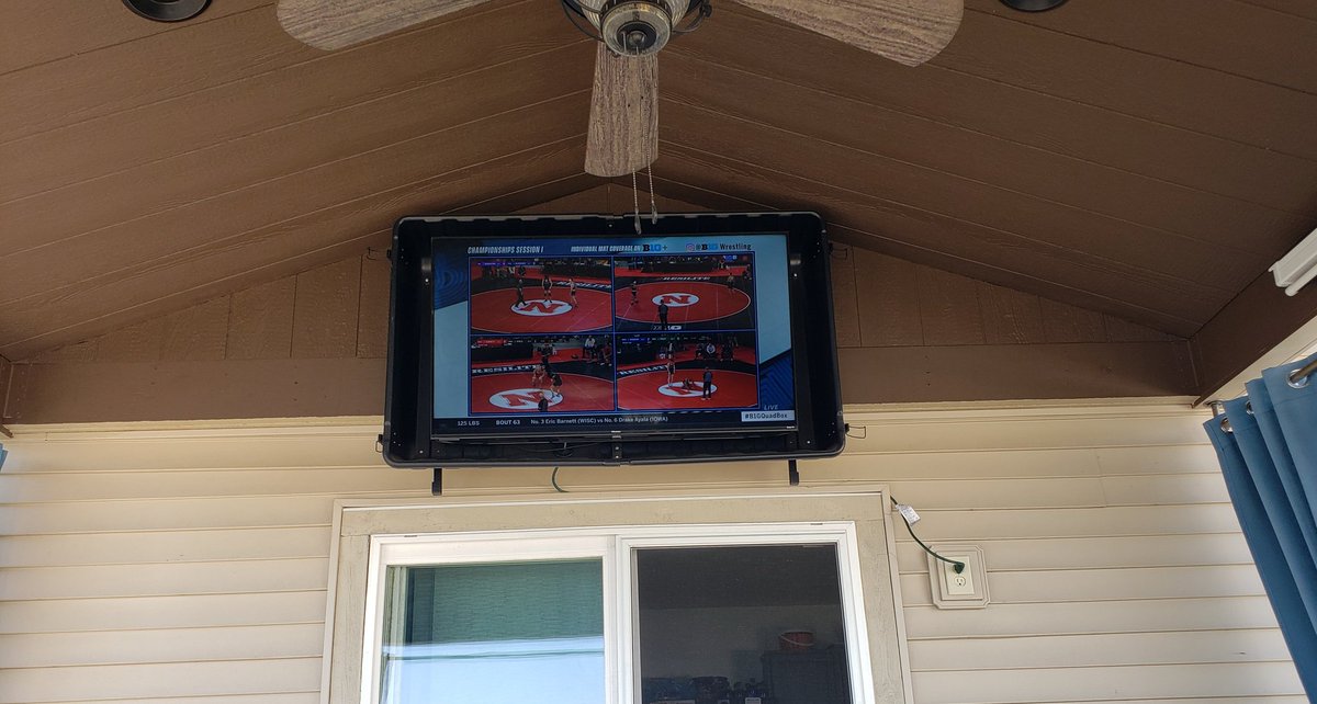 70+ degrees in Indy, so we watch <a href="/B1GWrestling/">Big Ten Wrestling</a> outside. #B1GQuadBox  sorry no food, <a href="/alliseeisgold/">Jordan Burroughs</a>