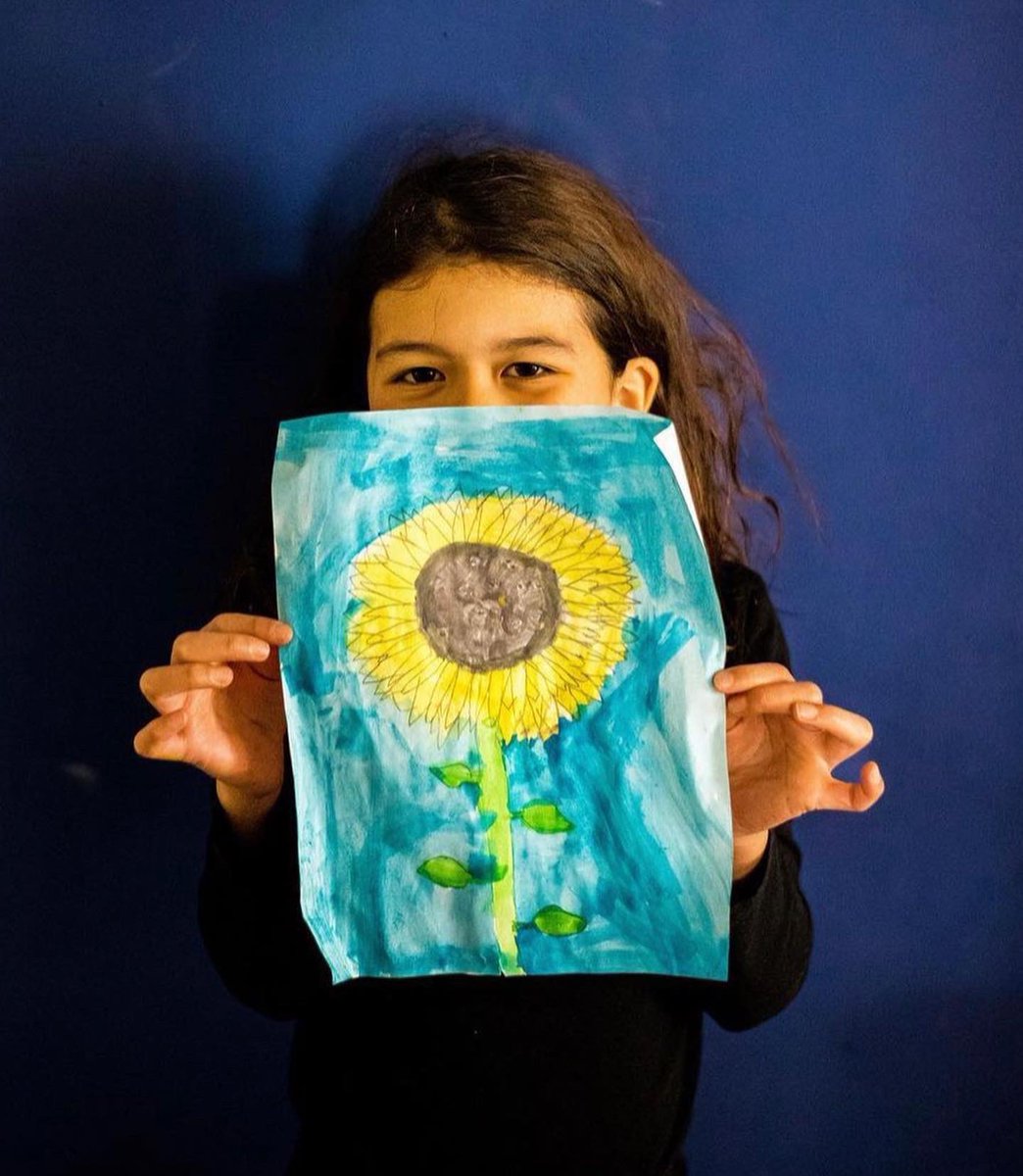 New DrawTogether Podcast is up: sunflowers for Ukraine  podcasts.apple.com/us/podcast/dra…