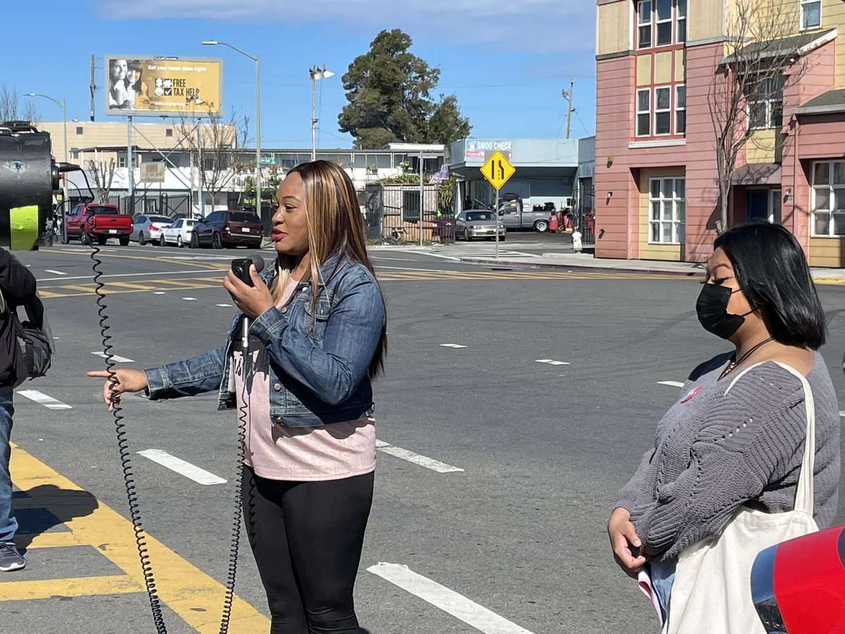 Rochelle Jenkins, parent at Parker Elementary: “We cannot be complacent with what these liars are doing at the top. Do not let them silence us.” #NoCutsNoClosures #ShutDownTheTown