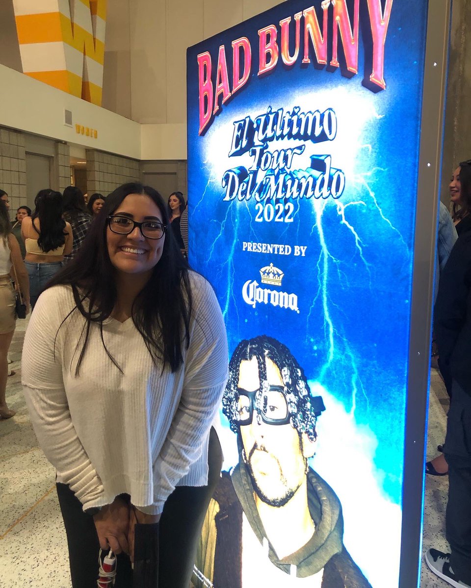 _KarenMariee_'s tweet photo. BAD BUNNY 3/3/22 🐰💞🖤 
#elconejomalo #BadBunnyConcert #YHLQMDLG #utdm https://t.co/tRTcOTNWf7