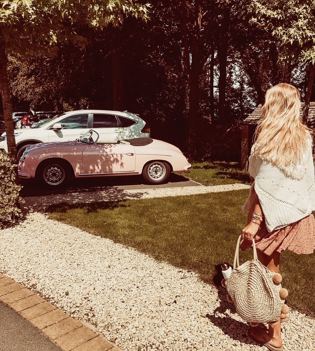DormyHouse's tweet photo. Pretty in pink 💕
.
We’re rolling into #springatDormy in match-our-car-to-our-outfit style and a glass of something refreshing in hand. Who is with us?! 🍷
.
#lifeisrosè #arrivinginstyle #dormydays 📸 @taraosbornejewellery https://t.co/fYRBvqAanf