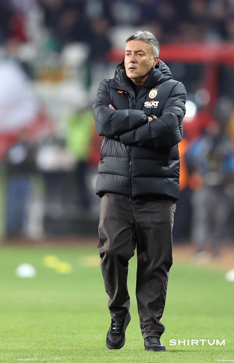 GalatasaraySK's tweet photo. Teknik Direktörümüz Doménec Torrent'ten açıklamalar #KNYvGS @ShirtumTurkey 

🔗 https://t.co/aHCYD3wIAV https://t.co/8pbS9bDY6t