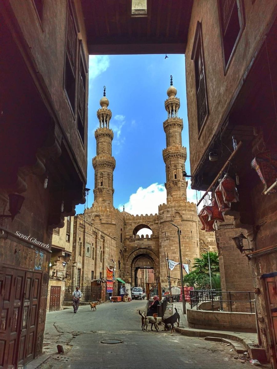 ArtArchitectur4's tweet image. Bab Zuweila from Khayamiya. Egypt  BY: Sayed Ghareeb