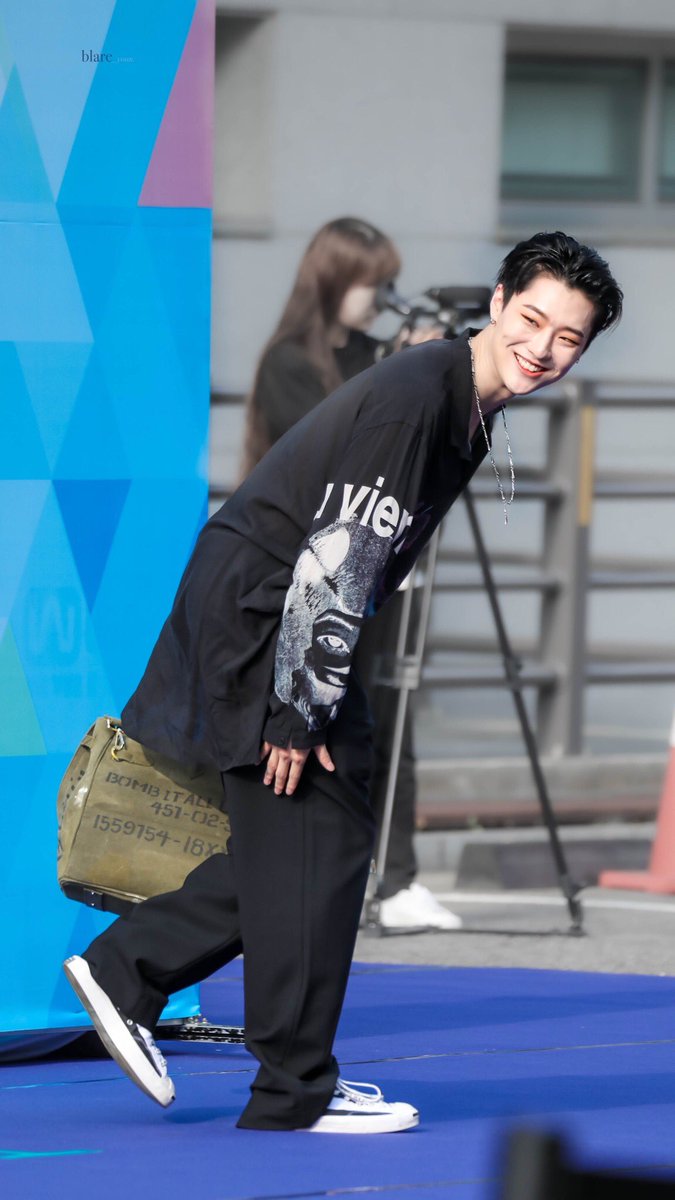 hourly seungyoun (temporary rest) tweet media