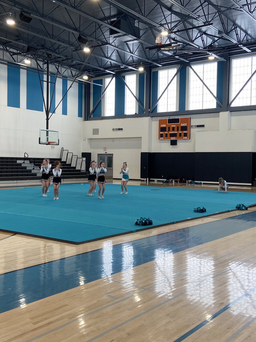 eastmarkhs's tweet photo. Proud of our #EHS Cheer team as both Jr. High and High School teams put on an expo today showing off all the routines they’ve learned this year. Super impressive 🎉🙌 https://t.co/z51dzFVhT5