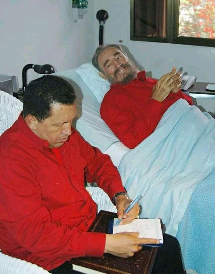 #Chavez en todo momento al lado de nuestro Comandante.