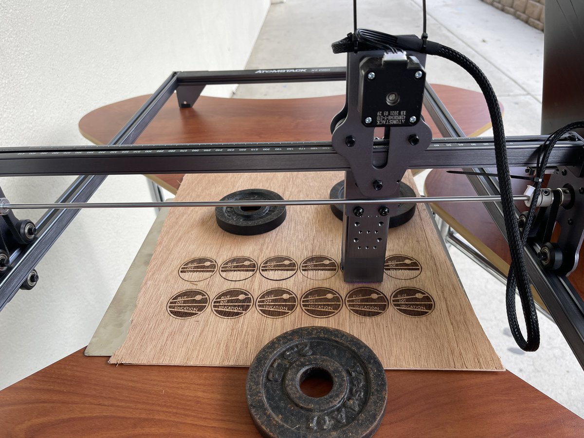 drchagala's tweet photo. The boys from @bluedot_ed showed up with their own Laser Cutter -- word up! Thank you @MrStrong3rd @bluedotandrew @bluedotandrew #dtk12chat #Joyzistance #SxSwEDU #DesignCampSD https://t.co/6vgHLsU8hN