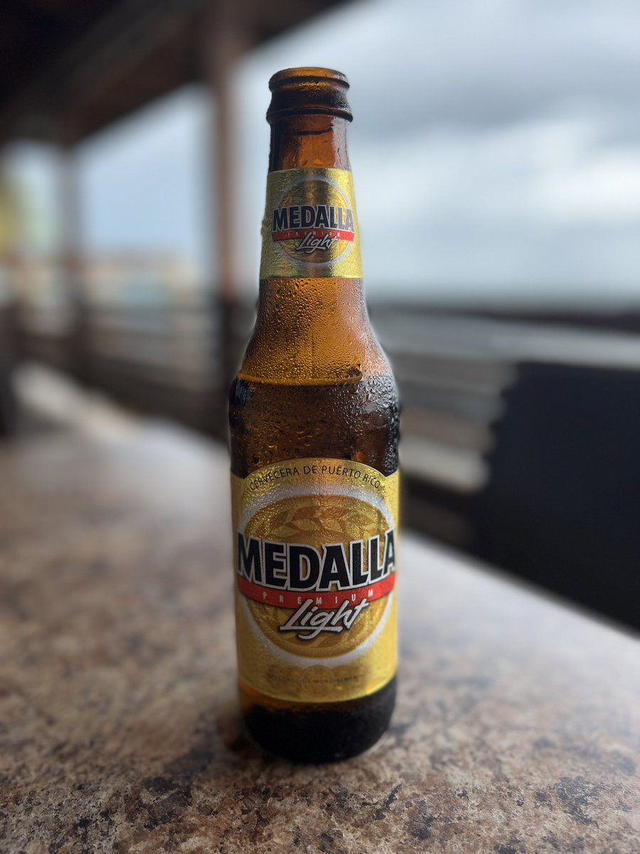 redshadowpr's tweet photo. Con permiso… 🍺 @MedallaLightPR
#redshadow #joyuda #medalla https://t.co/GoM0rIoFtH