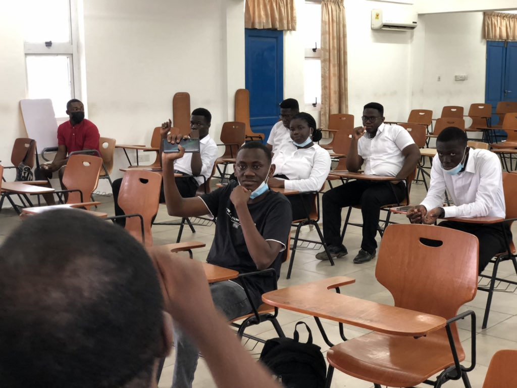 DebateGimpa's tweet photo. On Thursday we had a training session with Eric, founder of Speech Forces and pioneer of our debate club who introduced to British Parliamentary debating. We applied what we learnt in a trial run we had just afterwards. Congratulations to all four volunteers https://t.co/B7ggiE533t