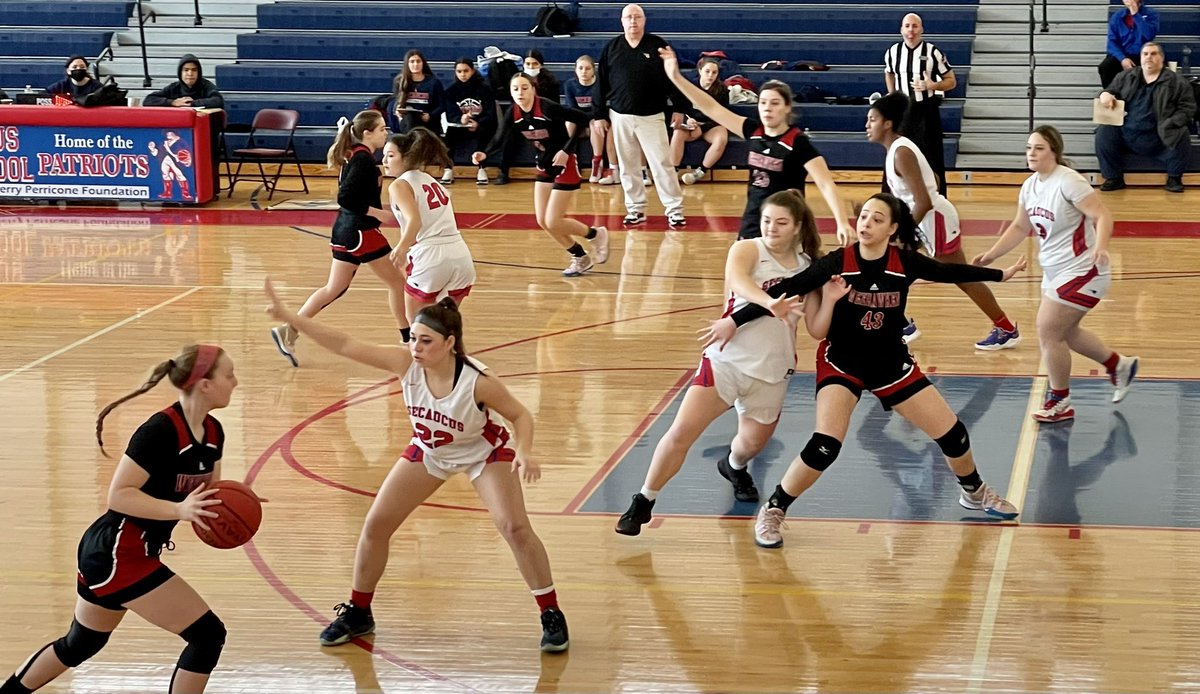 PerryWhs's tweet image. Great game, hard-working team, congrats coaches and student athletes on a great season! #WeeWork @RobFerullo4 @WHSAthletics53 @StefanieCirill1 @FAmato53 @DeStefanoEDU @bcalligy @WHSGuidance50 @EricCrespoEDU @weehawkennj