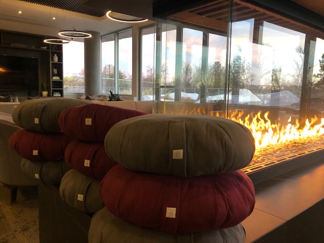 There’s no better way to start your morning than with our first MIND Module of our WELL Expert Series. Led by @intelflow, Lakehouse residents gathered near the Resident Lounge fireplace to unpack the deeper context of mindful awareness practices and how to apply these practices.