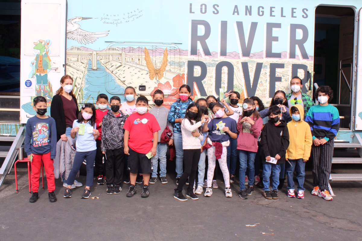 OmelvenyES's tweet photo. Thank you @FoLARtweets for your visit to our school, our students enjoyed their field trip!
#omelvenyes #friendsoflariver #laschools #ldne https://t.co/TEmeyJbknL