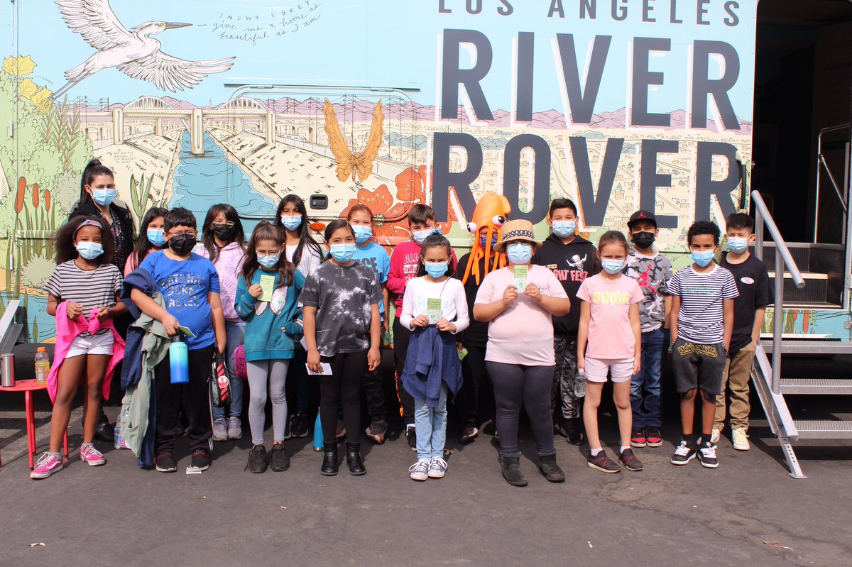 OmelvenyES's tweet photo. Thank you @FoLARtweets for your visit to our school, our students enjoyed their field trip!
#omelvenyes #friendsoflariver #laschools #ldne https://t.co/TEmeyJbknL