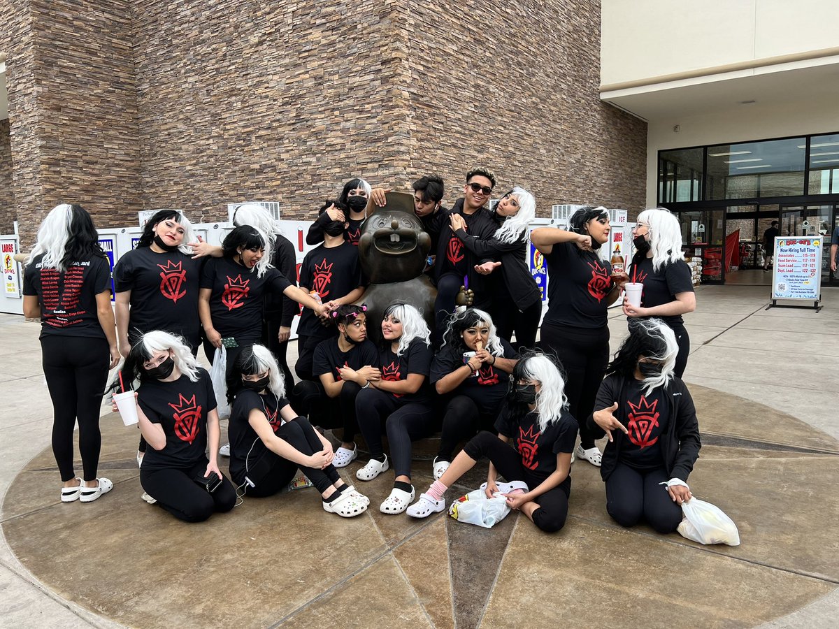 earlwarrenhscg's tweet photo. Stop #1 Bucees ❤️
Next Stop … WGI Austin Regional @ Glenn HS
#wgi2022 #winterguard #earlwarren #houseofdevil #wgiaustin #openclass https://t.co/br2Hkn88vD