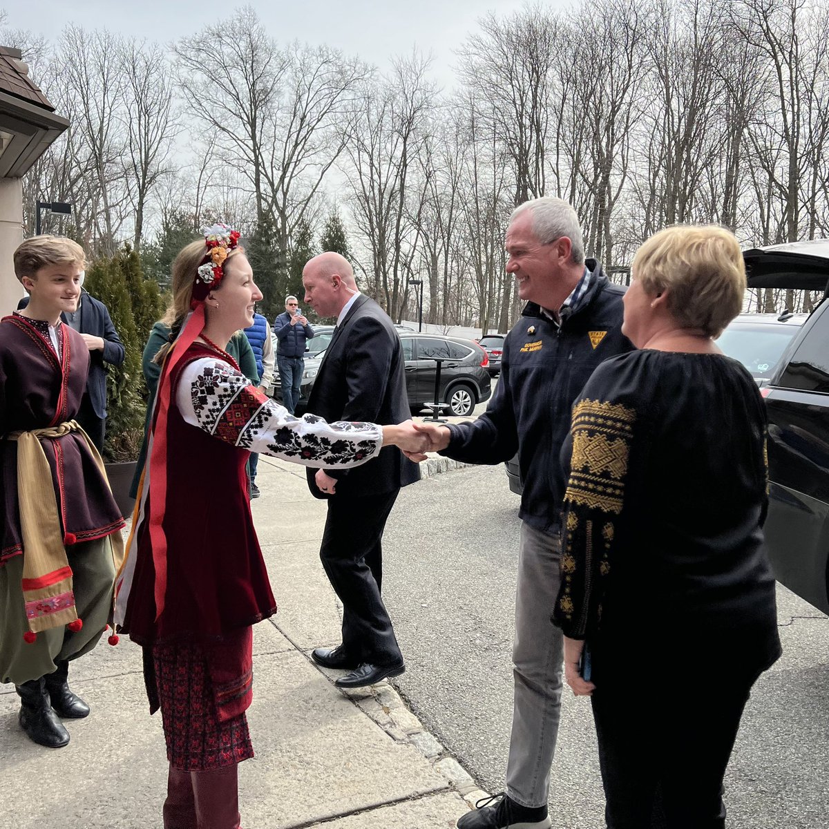 GovMurphy's tweet image. Today I visited the Ukrainian American Cultural Center of New Jersey to meet with members of our Ukrainian American community and participate in the Center’s relief drive. Here in New Jersey, we are turning our outrage at Putin into support and action for the Ukrainian people.