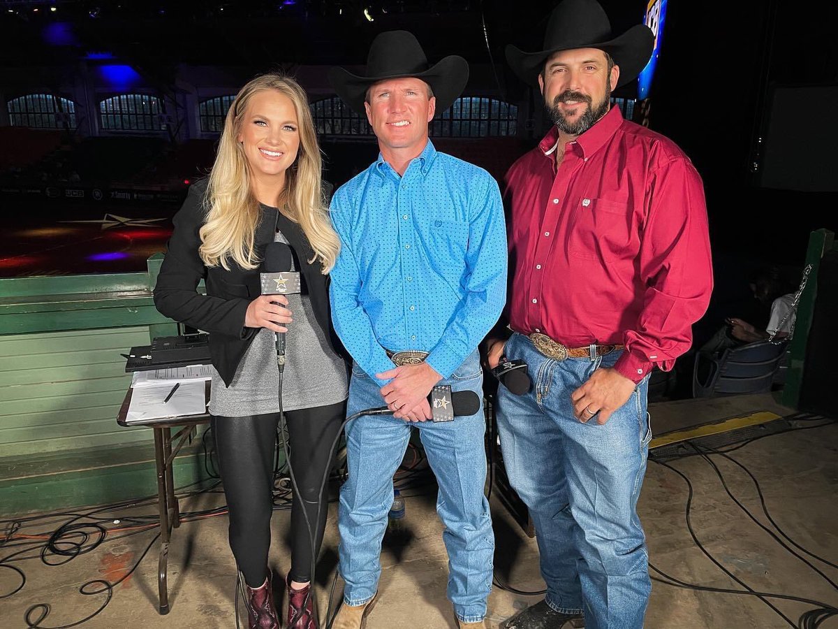 Hat’s OFF to the broadcast pro’s making following #TheAmerican fun! Showcasing the sports of #rodeo — EVERY horse and rider ANNOUNCED, horse scores AND total scores, contest progress, no judging, making NO ears bleed, no defensive MUTING needed. MISSING from photo #AnthonyLucia.