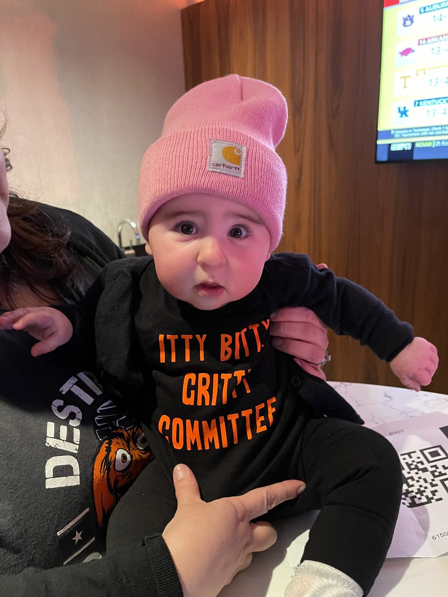 Mgags84's tweet photo. @NHLFlyers @GrittyNHL the itty bitty gritty committee is having it’s first official meeting in suite 19 today! We’d love for you to be our honorary guest! #flyers #bringitbacktobroad #triplets #cousincrew https://t.co/DAGiETPPlB
