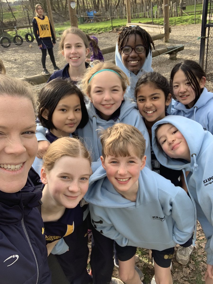 A good start for the A’s! 2 wins out of 2 games 🌟🏐🌟