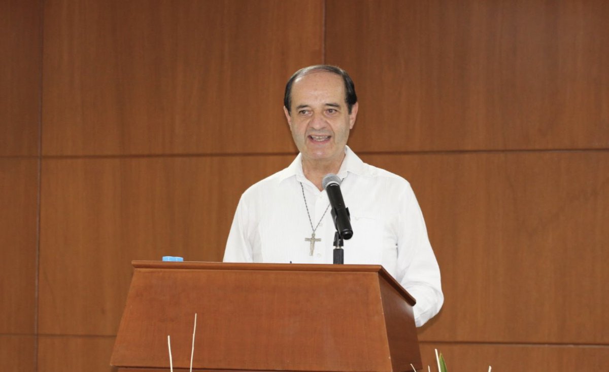 También, señaló el gran impacto que tiene en el liderazgo el galardonado en varias áreas políticas y sociales del estado de México, destacando el espíritu de líder de acción positiva de sus iniciativas.