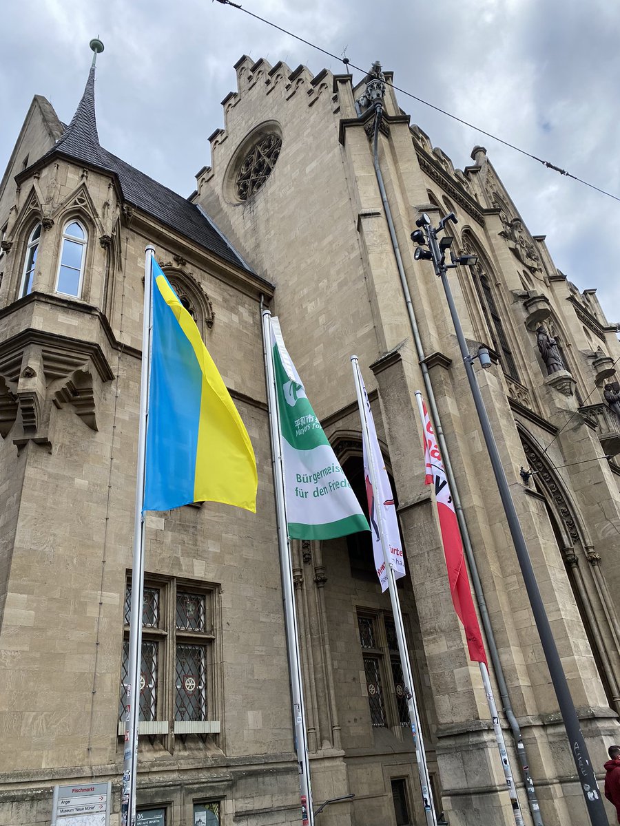 ZDFerfurt's tweet photo. Demo in #erfurt gegen #UkraineKrieg https://t.co/sYUzeJWJIx