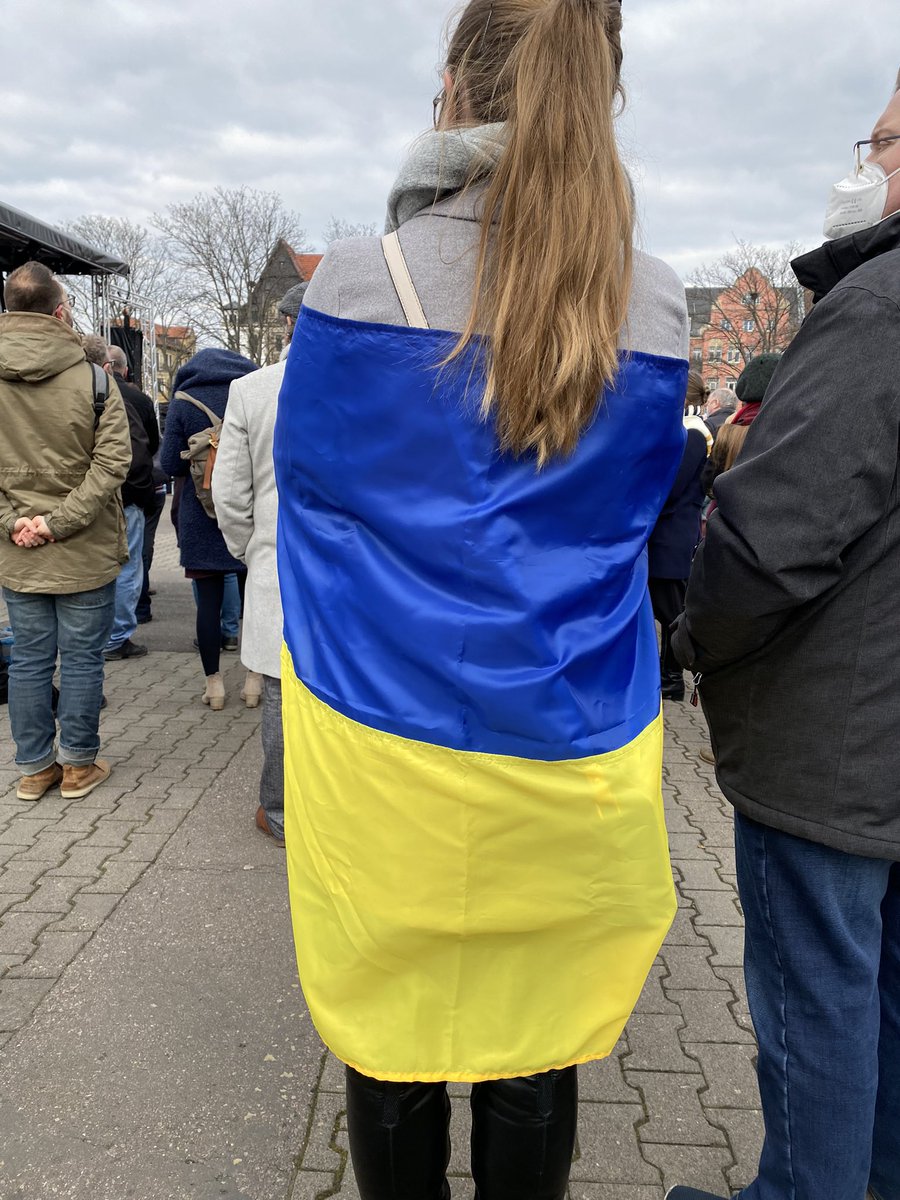 ZDFerfurt's tweet photo. Demo in #erfurt gegen #UkraineKrieg https://t.co/sYUzeJWJIx