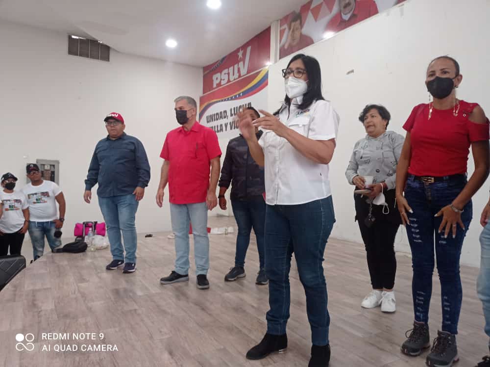 AIDELYSOYON's tweet image. Hoy brindándole homenaje a nuestro líder supremo Hugo Chávez Frías inicia el V Congreso del @PartidoPSUV y IV de la @JuventudPSUV, dónde una vez más se pondrá de manifiesto y desarrollará cada uno de sus pensamientos en pro de continuar construyendo el Socialismo del Siglo XXI