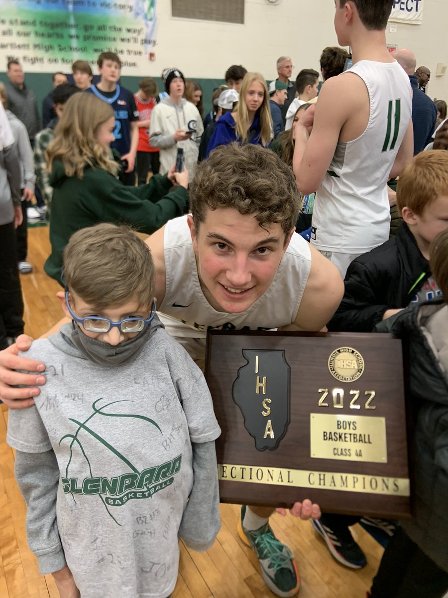 Celebrating @HoopsGBWest Sectional Champs with my guy @CadenMPierce8. Congrats guys!