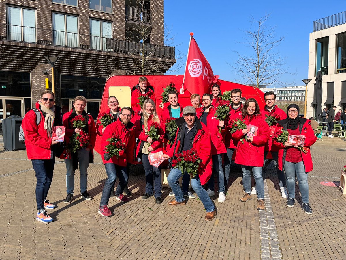 Lekker campagne vieren in #leidscherijn . Goed zonnetje en lekkere gesprekken, over wonen, veiligheid en een levendig Leidsche Rijn.