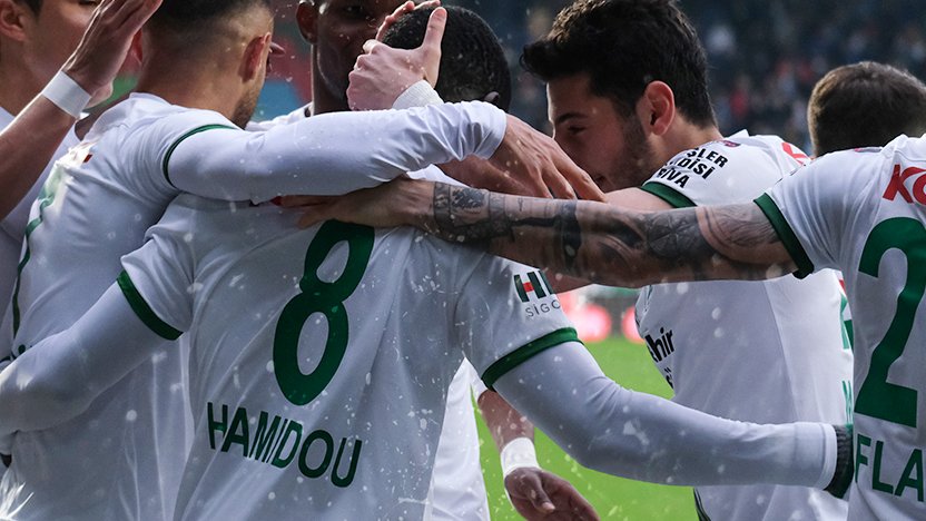 #SüperLig 28. haftasındaki #KaradenizDerbisi'nde Giresunspor, deplasmanda Rizespor'u 2-1 mağlup ederek kendini düşme hattı üzerine attı.

⚽️14' Pohnjanpalo
⚽️45+3' Chiquinho
⚽️48' Traore