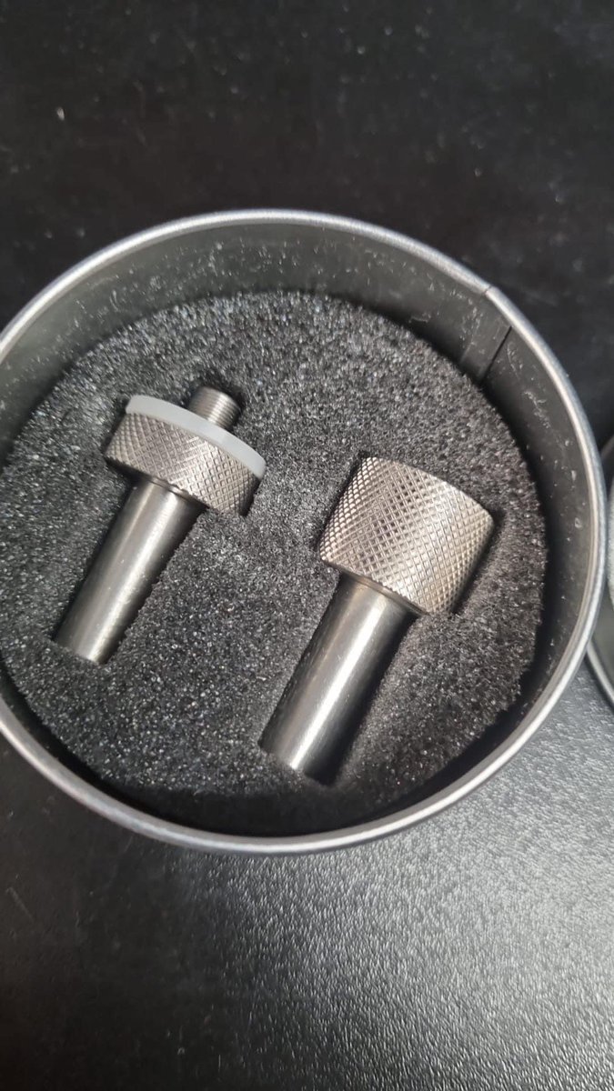 ****Reduced to £5*** 

This simple but effective cleaning jig is to be used with an electric drill.

The kit includes 3 parts.

510 Thread Male Tool for you mod to screw on to.
510 Thread Female Tool for yout RDA to screw on to.
Delrin Spacer to be used inbetween the Mod / RDA
