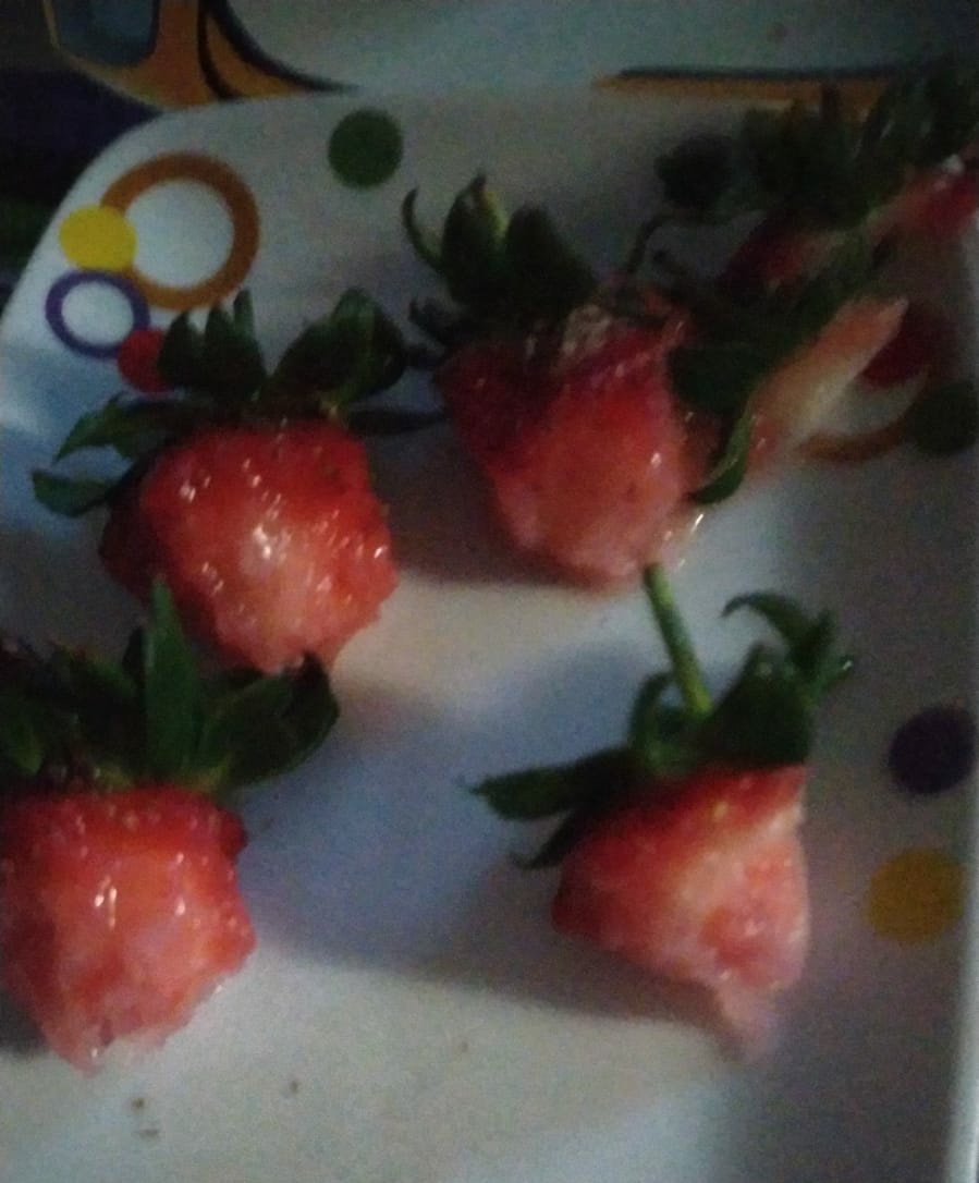 yeğenim çileğin çekirdeği var sanıyo ahhahsjdk