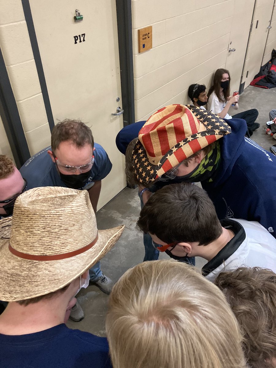 KMRobotics's tweet photo. Team meetings to make get the game plan and keep spirts up. #otternauts #rapidreacts #northernlightsregional #firstRobotics https://t.co/KIzgHGcjba