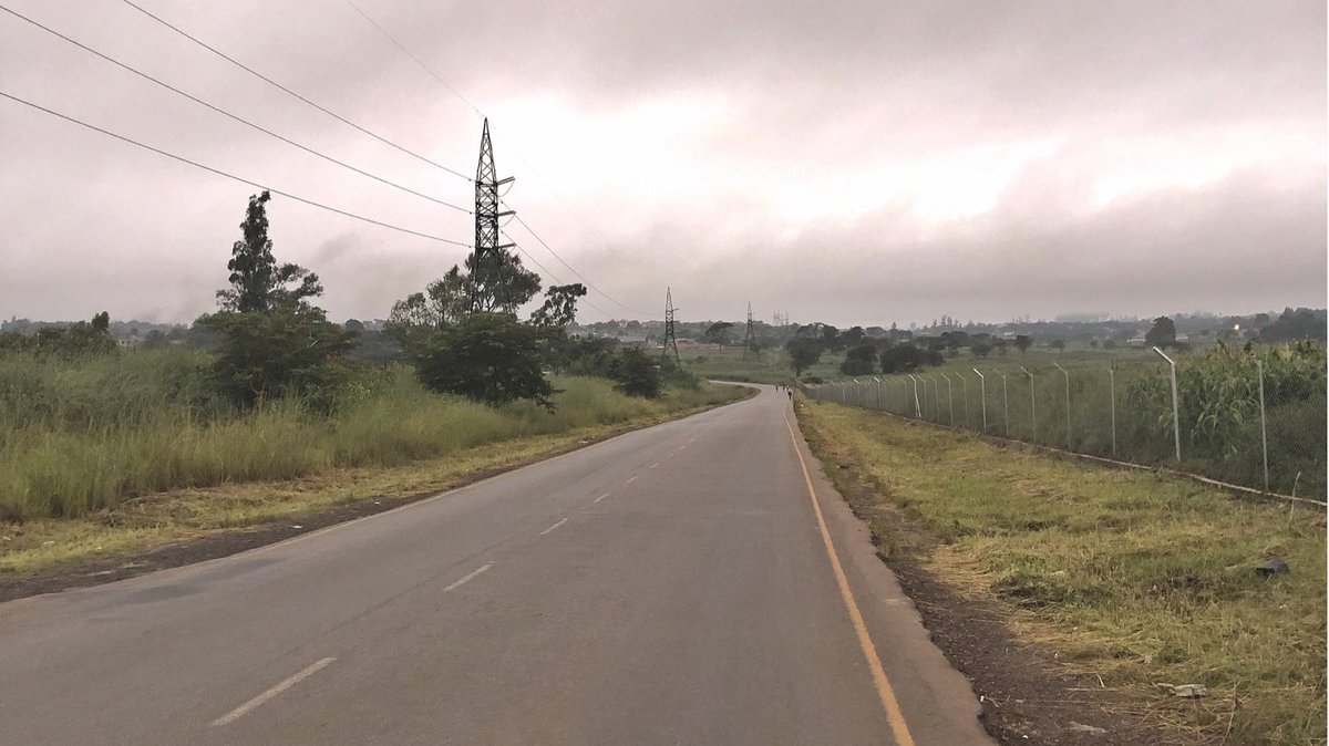 JulieRusmith's tweet photo. Perfect weather for today’s 32kms through the Chishawasha hills⛰🏃🏻‍♀️ #lockdownrunners #chishawasha #twooceansloading #backtobackweekend https://t.co/FW9Waf5y0Y
