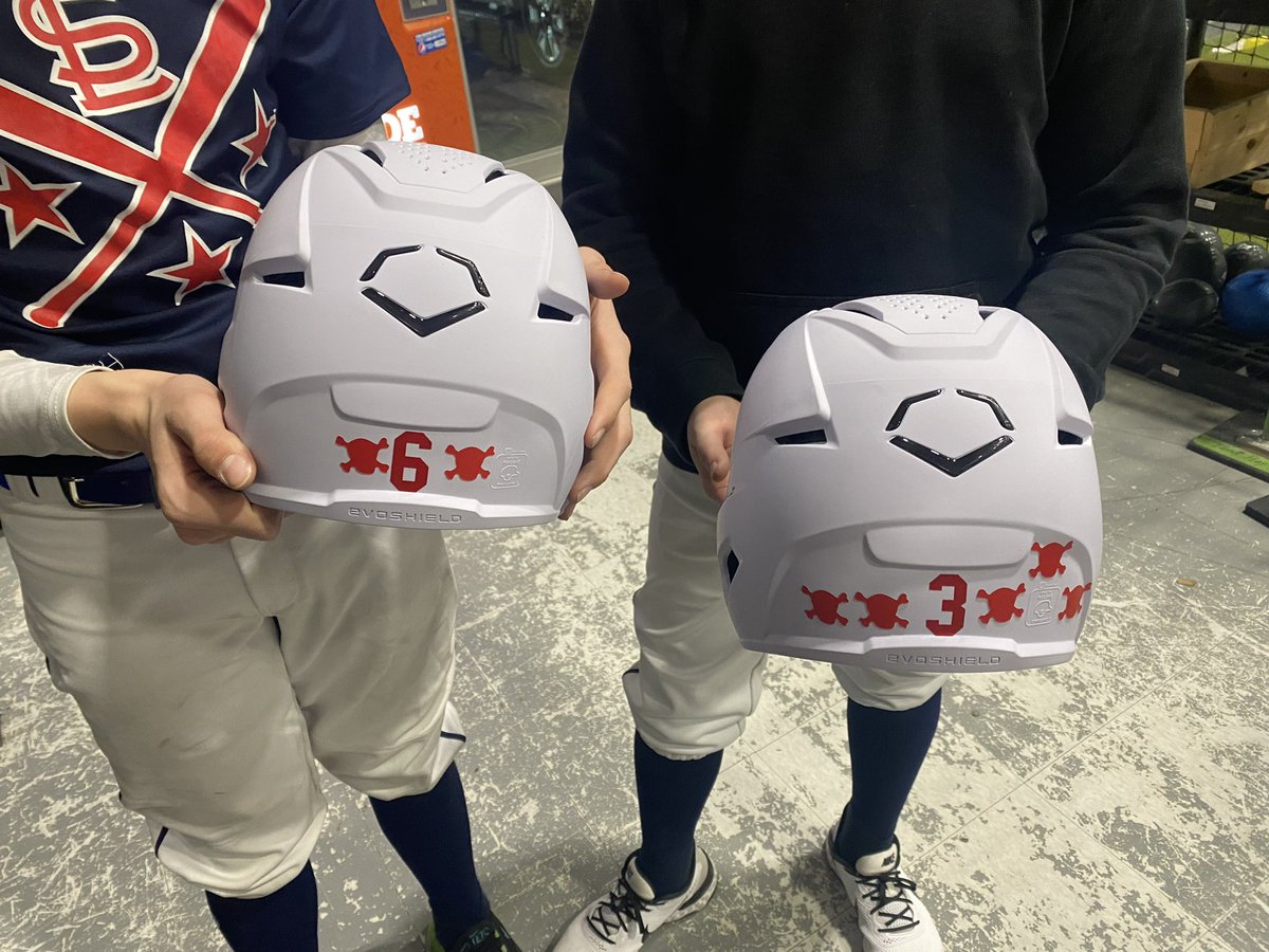 StateLineStars's tweet photo. 13U Ault team getting their swings in this month
#hittracker #swingwork #StateLineStars https://t.co/eZYgtIQ2ez