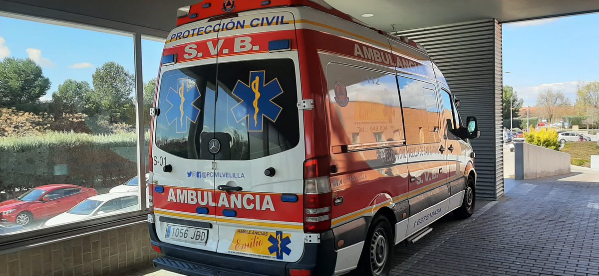 PCivilVelilla's tweet photo. Nos activa #CentroPc112 por hombre de 52 años.
Es estabilizado por #SUMMA01
Finalmente trasladamos al Hospital Principe de Asturias.
Intervienen @PCVillalbilla y #PoliciaTorres https://t.co/w63kNFFXKR
