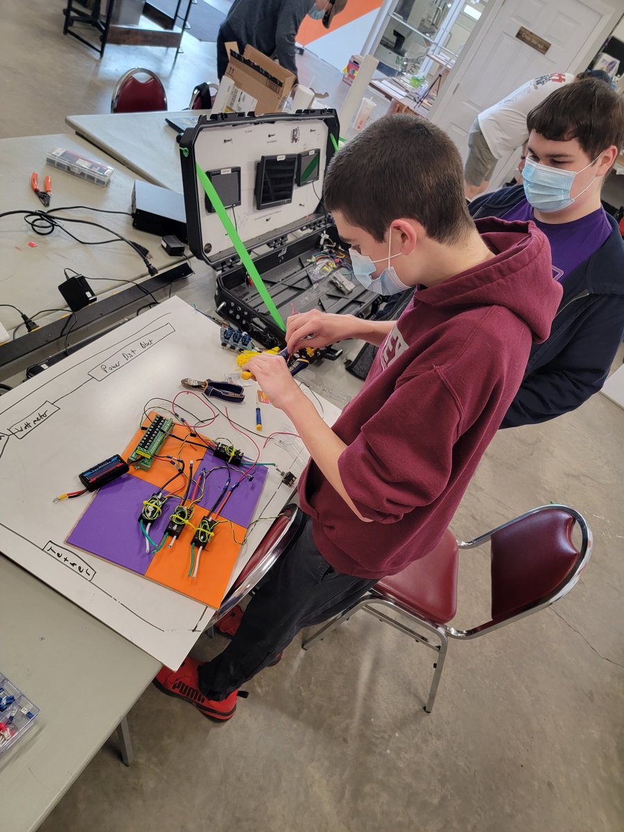 Gardner_DBEXCEL's tweet photo. Saturday mornings are for wiring the ROV, calculating volume, building a control box, and building the vertical profiling float. #RMateys #WeAreDBE #EXCELnation #watergame @KCS_DBEXCEL @MATE_DBEXCEL @AppHighlands @matecenter https://t.co/Beq8a7wtYU