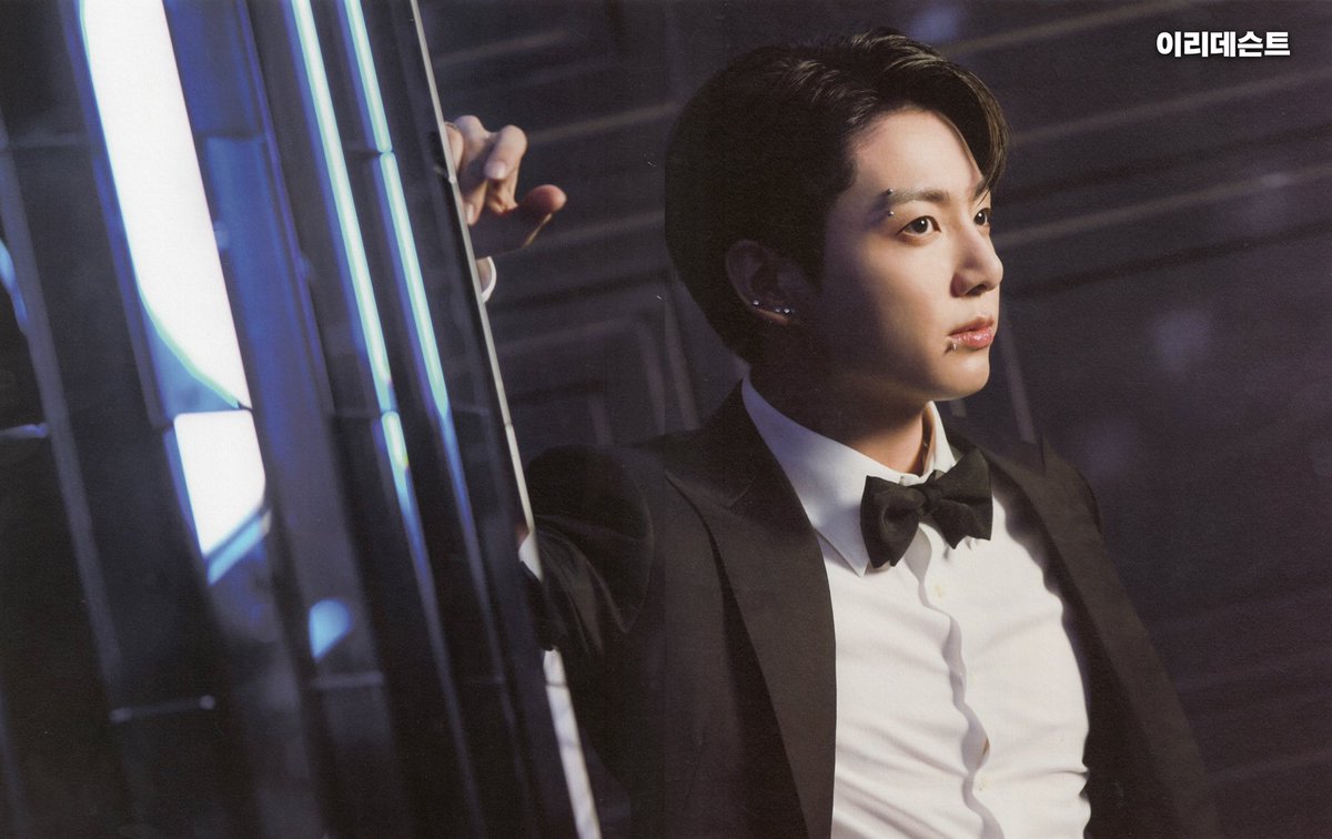 Iridescent9595's tweet photo. (SCAN) 2021 THE FACT BTS PHOTO BOOK SPECIAL EDITION - 정국
#JUNGKOOK #정국 #BTS @BTS_twt https://t.co/ZzW7hqQ4dH