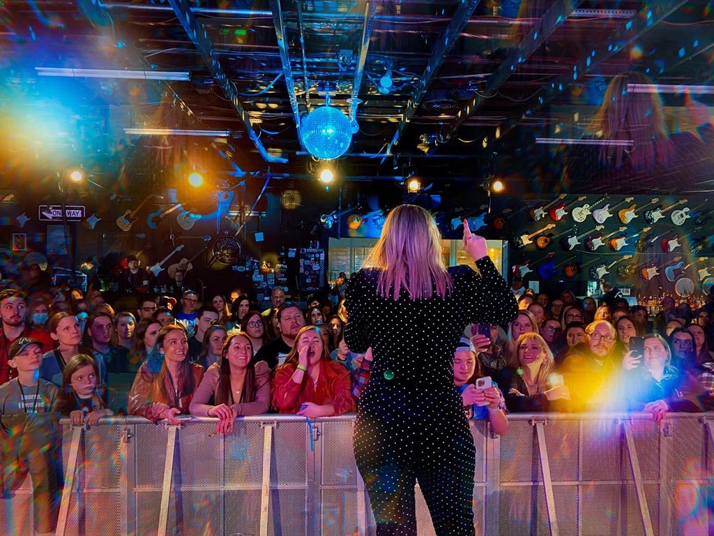 Lauren_Alaina's tweet photo. We really TOUR it up on the #TopOfTheWorldTour in Boston, Asbury Park and Bethlehem. Up next: Minneapolis, Columbia and Chicago!!! See y’all there. #photodump ⚡️ link below for tix!! https://t.co/HZzH9QdW25 https://t.co/hXcxbzwlJF