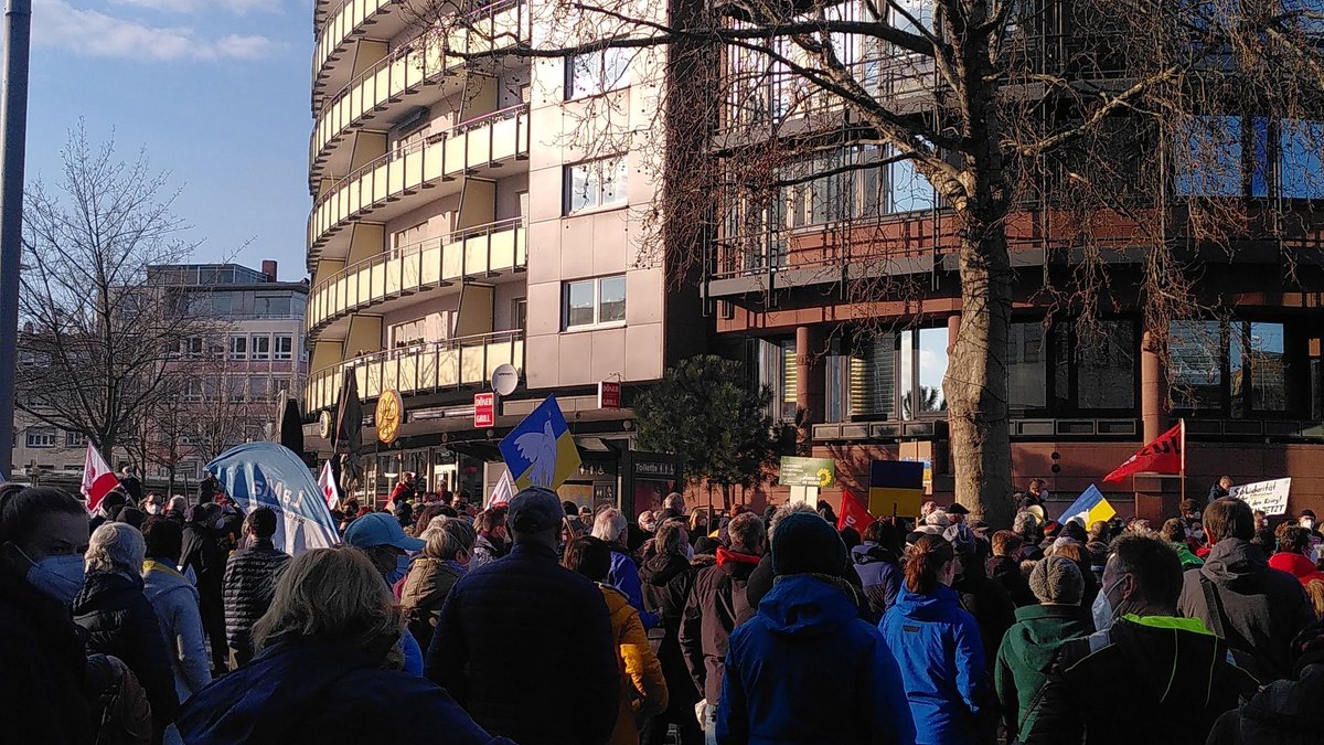 csperk78's tweet photo. #peaceforukraine #StopWarInUkraine #Friedenskundgebung in Ludwigshafen https://t.co/GujzeQjLJK