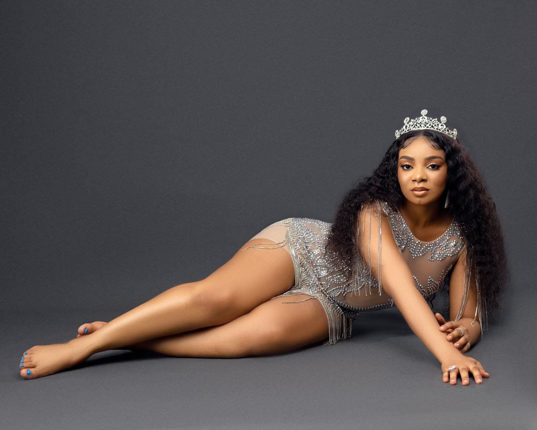 A queen by all standards , undisputed royalty ❤️